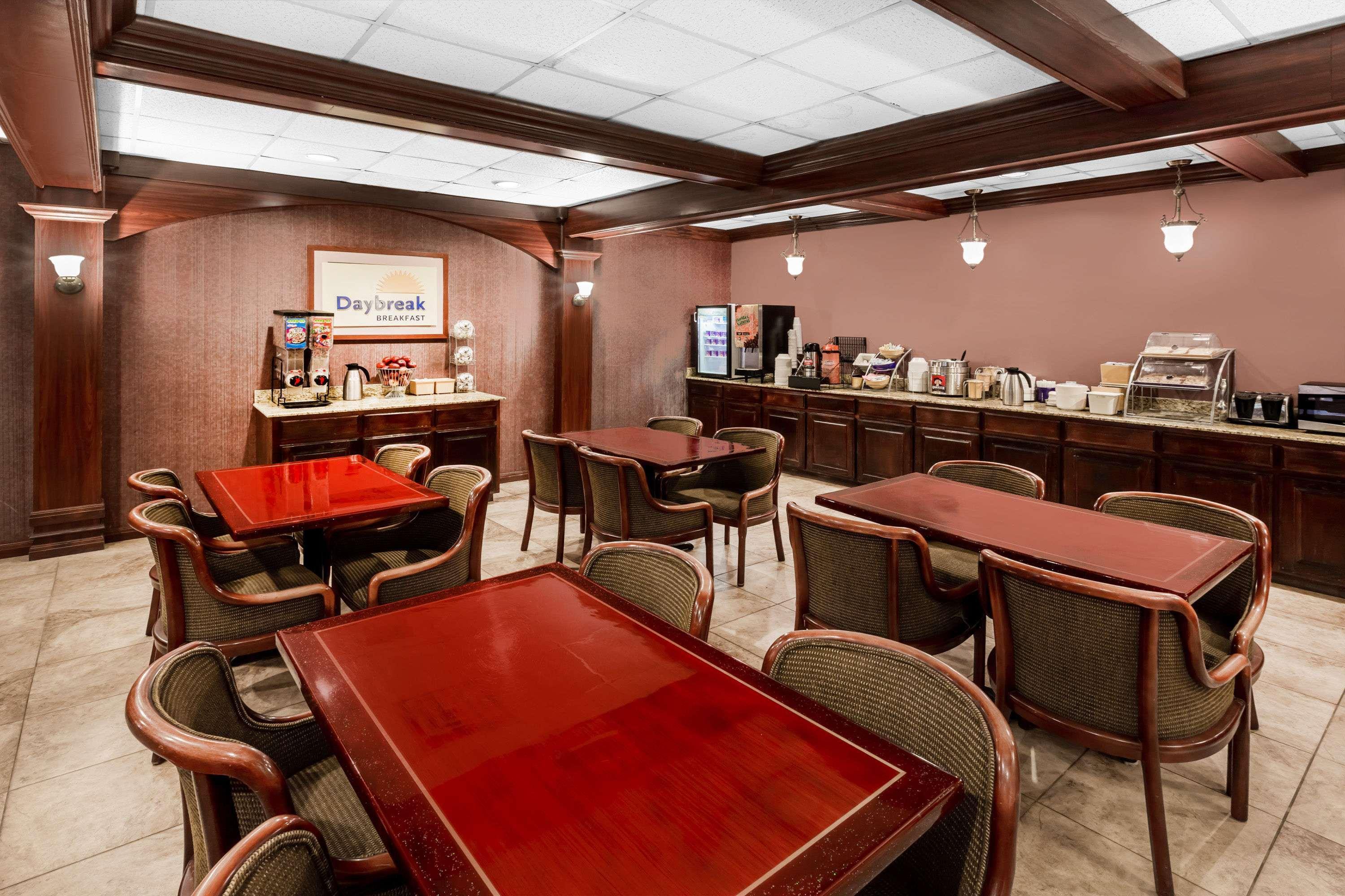 Days Inn & Suites By Wyndham Jennings Ngoại thất bức ảnh