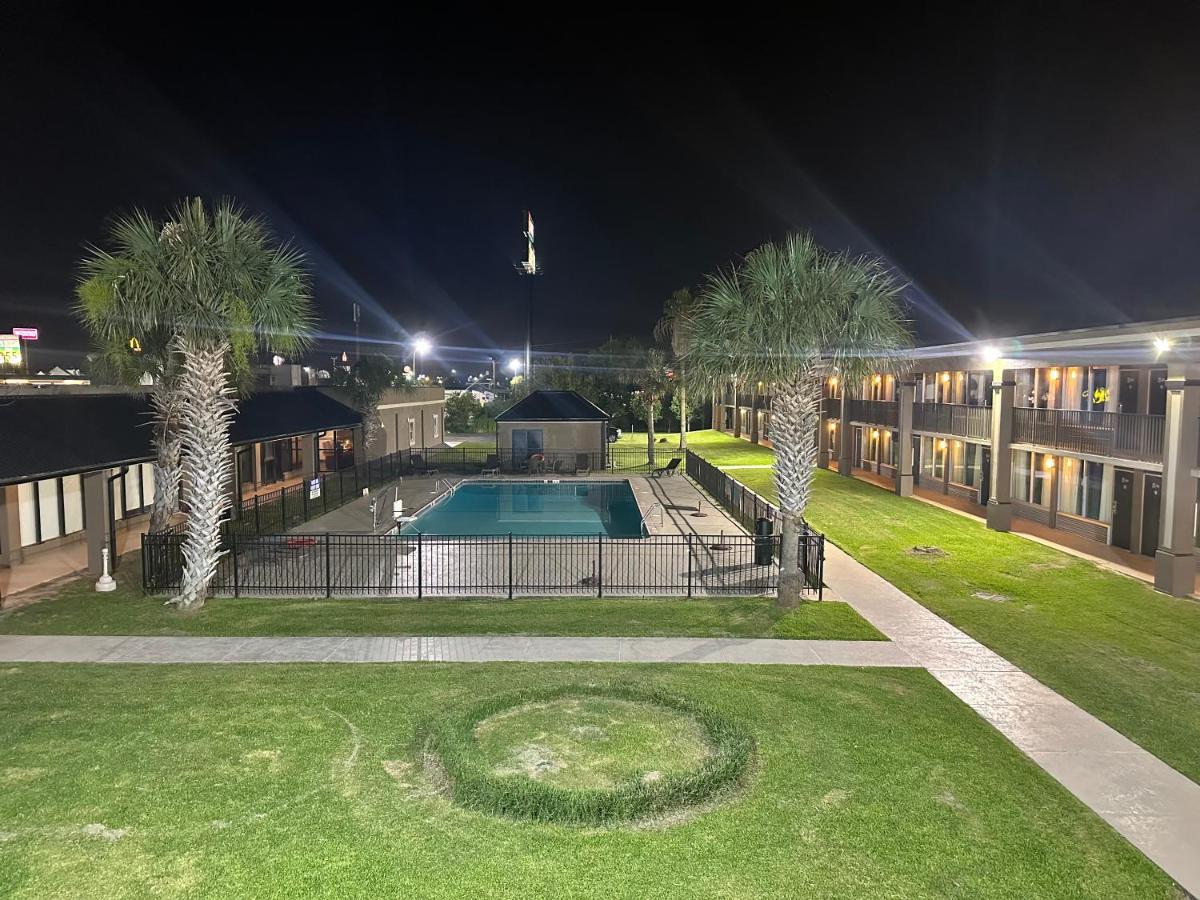 Days Inn & Suites By Wyndham Jennings Ngoại thất bức ảnh